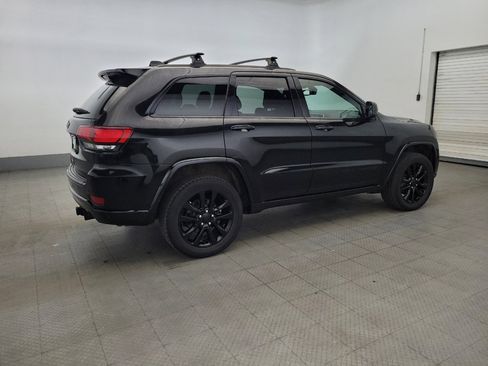 Used 2017 Jeep Grand Cherokee Altitude AWD/4WD image 10