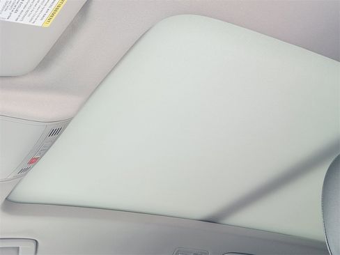 New 2026 Volkswagen Taos SEL image 18