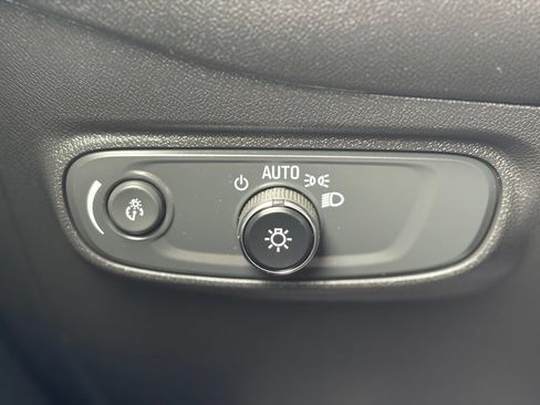Used 2023 Chevrolet Equinox RS AWD/4WD image 32