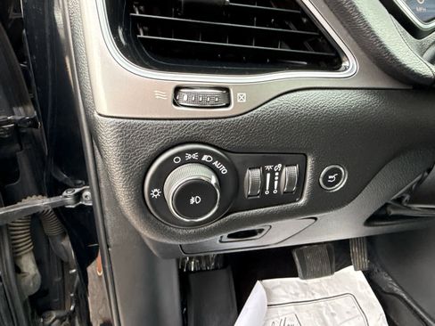 Used 2019 Jeep Cherokee High Altitude AWD/4WD image 18