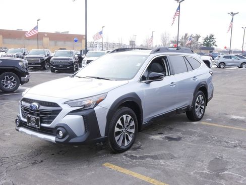 Used 2025 Subaru Outback Limited image 4