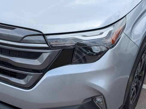 Used 2025 Subaru Forester Premium AWD/4WD image 16