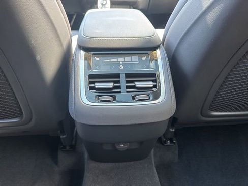 Certified 2025 Volvo XC90 B6 Plus image 17