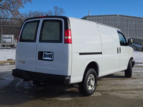 Used 2015 Chevrolet Express 2500 image 11