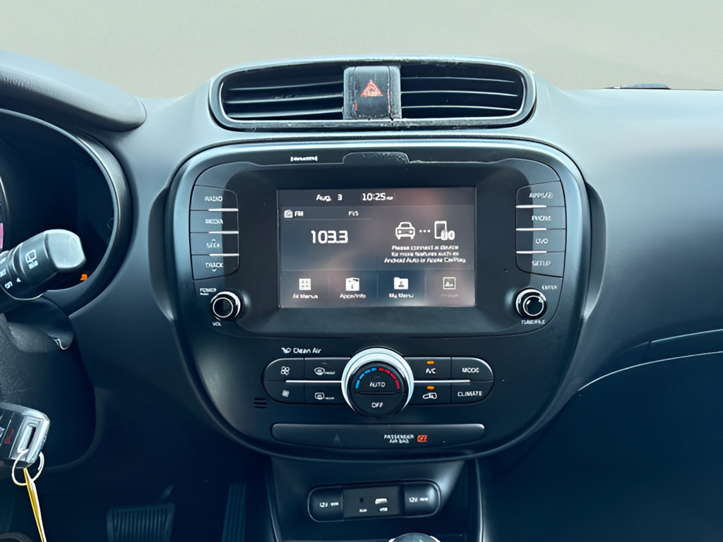 Used 2018 Kia Soul + FWD image 17