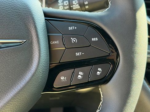 New 2026 Chrysler Pacifica Select w/ S Appearance Package FWD image 18