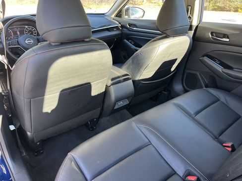 Used 2024 Nissan Altima 2.5 SR w/ SR Premium Package image 17