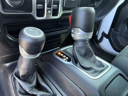 Used 2020 Jeep Gladiator Sport w/ Quick Order Package 24S image 23