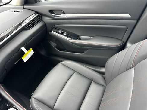 New 2025 Nissan Altima 2.5 SR w/ SR Premium Package image 24