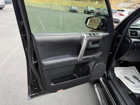 Used 2023 Toyota 4Runner Limited image 12