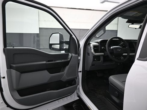 New 2025 Ford F450 XL w/ XL Chrome Package image 8