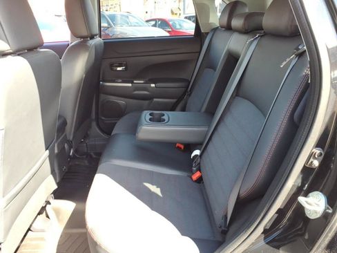 Used 2022 Mitsubishi Outlander Sport SE FWD image 11