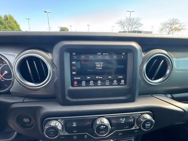 Used 2019 Jeep Wrangler Unlimited Sahara AWD/4WD image 22
