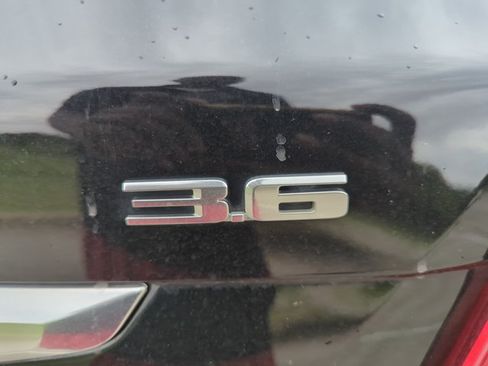 Used 2018 Cadillac XT5 Premium Luxury FWD image 22