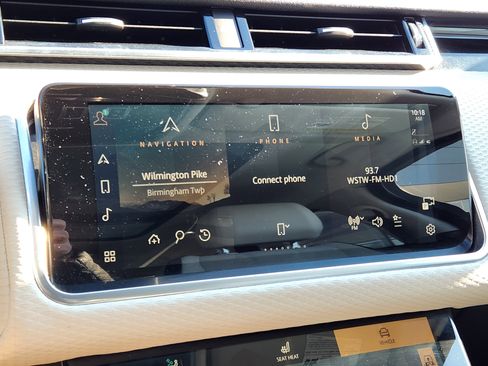 Certified 2022 Land Rover Range Rover Velar R-Dynamic S image 21