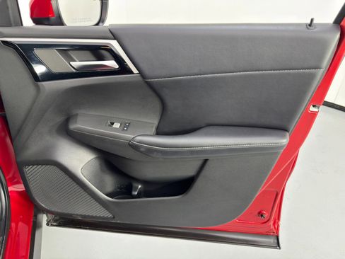 Used 2022 Mitsubishi Outlander SE image 40