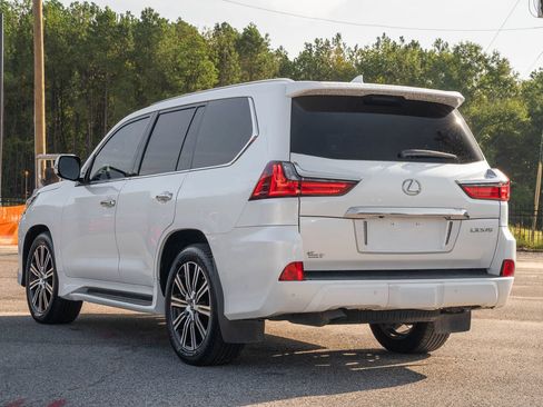 Used 2020 Lexus LX 570 4WD w/ Luxury Package image 9