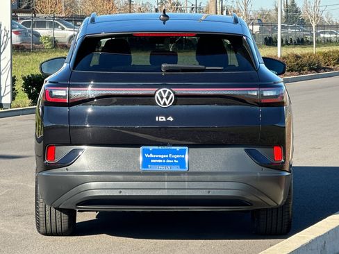 Used 2023 Volkswagen ID.4 Pro image 4