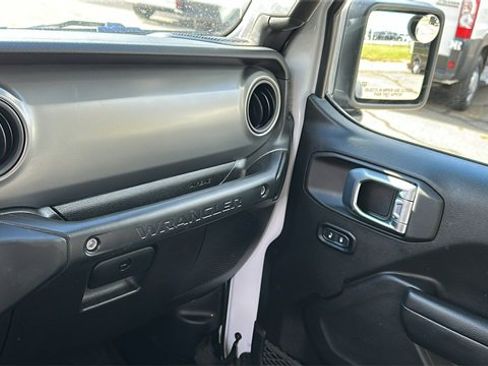 Used 2023 Jeep Wrangler Unlimited w/ Cold Weather Group image 20