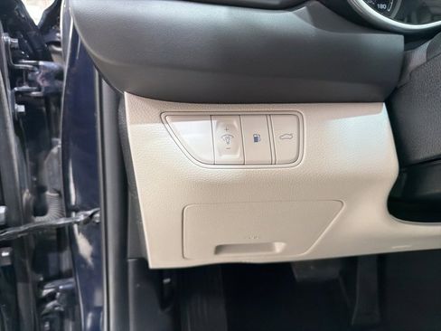 Used 2023 Genesis G70 2.0T image 12