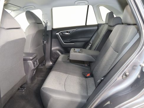 Used 2021 Toyota RAV4 XLE image 43