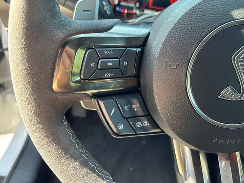 Used 2021 Ford Mustang Shelby GT500 w/ Technology Package RWD image 18