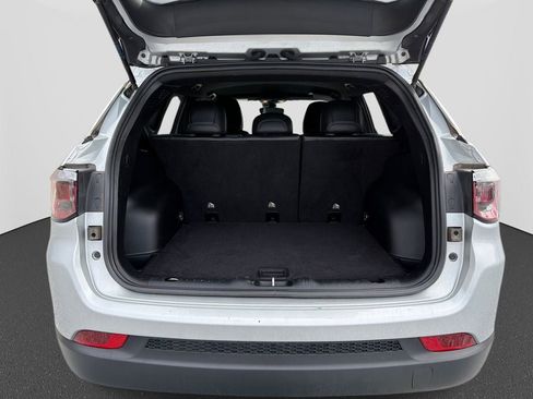 Used 2024 Jeep Compass Latitude image 34