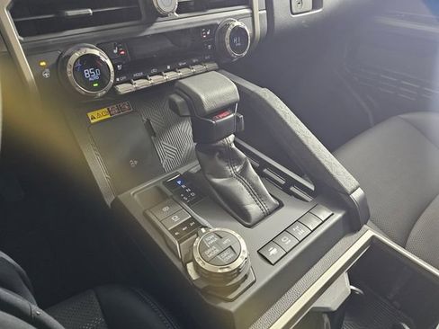 Used 2025 Toyota Tacoma 4x4 Double Cab Hybrid image 33