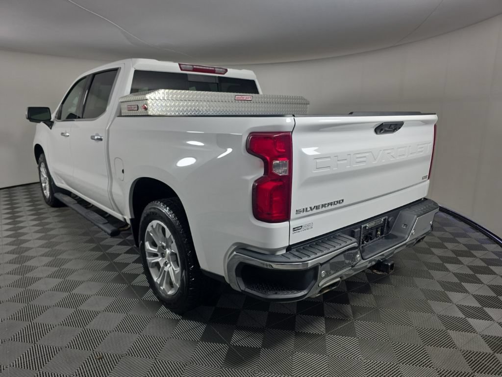 Used 2023 Chevrolet Silverado 1500 LTZ w/ LTZ Convenience Package II AWD/4WD image 3