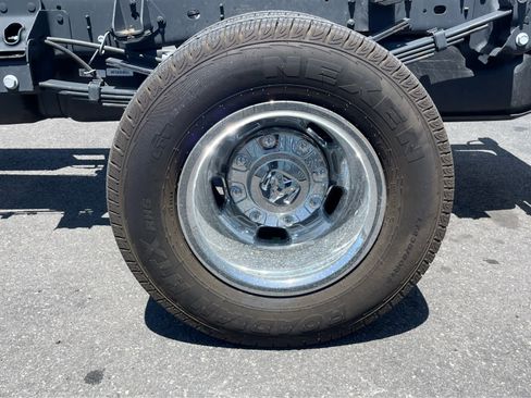 Used 2024 RAM 3500 Tradesman image 11