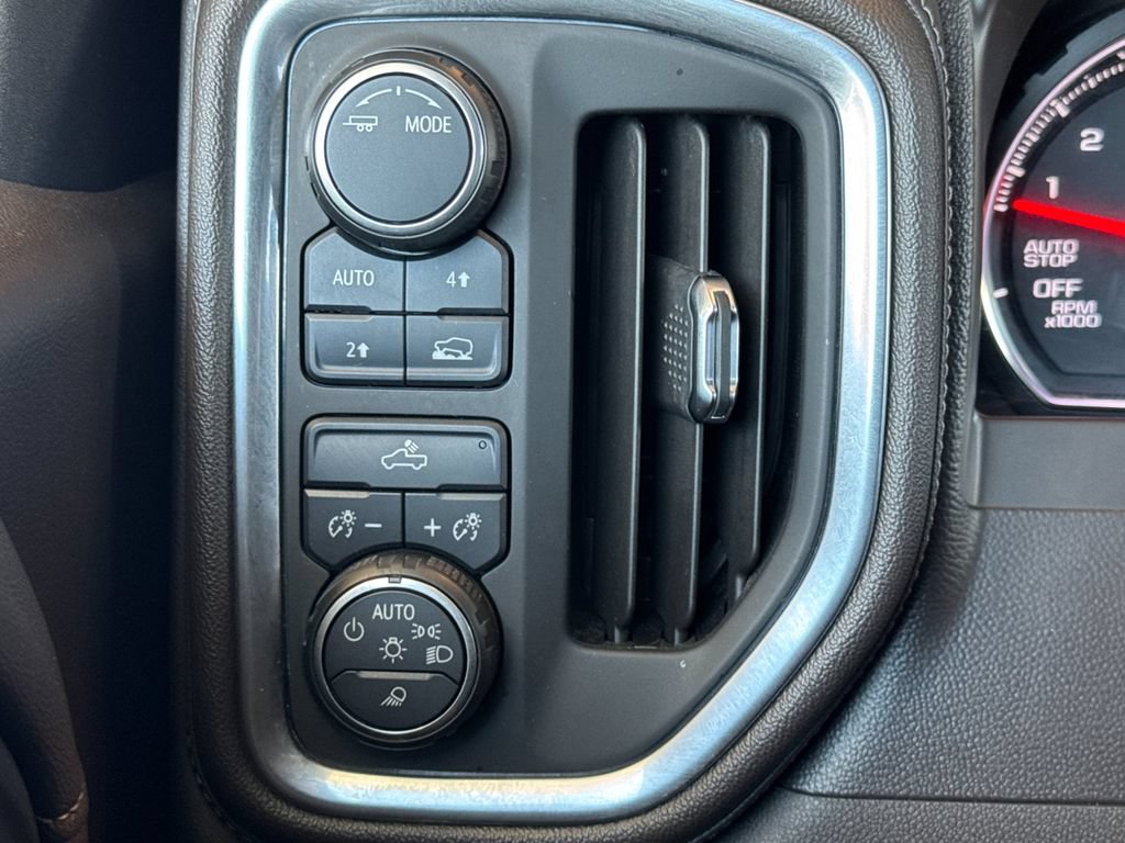 Used 2020 Chevrolet Silverado 1500 LT w/ Convenience Package AWD/4WD image 34