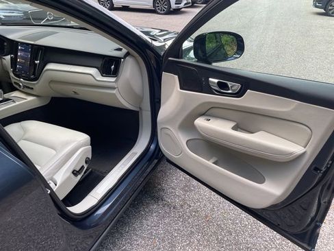 Used 2023 Volvo XC60 B5 Plus w/ Climate Package AWD/4WD image 14