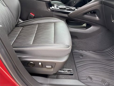 Used 2022 Buick Envision Avenir w/ Technology Package II image 12