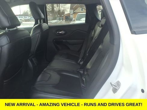 Used 2019 Jeep Cherokee Altitude image 10