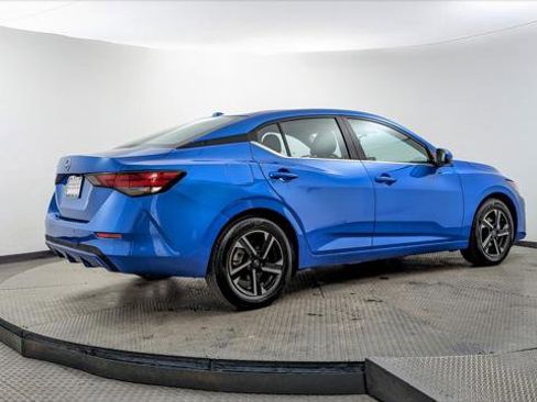 Used 2025 Nissan Sentra SV image 8
