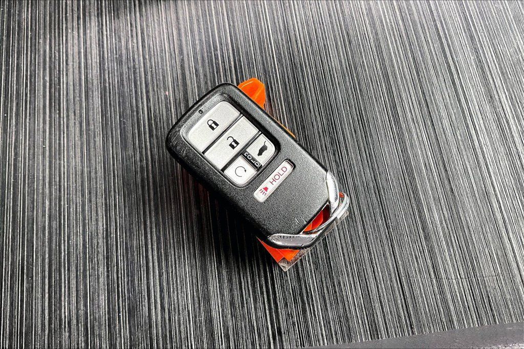Used 2017 Honda Pilot Elite image 11