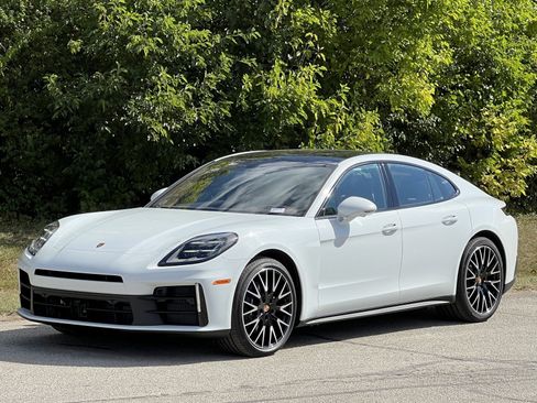 New 2026 Porsche Panamera 4 image 1