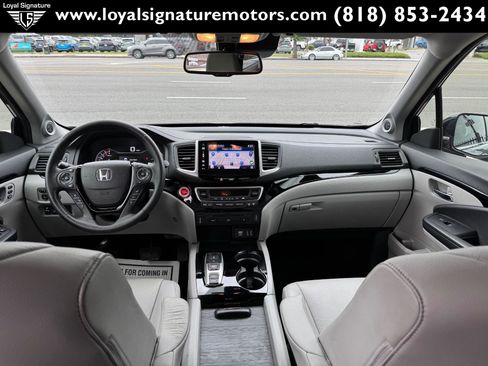 Used 2016 Honda Pilot Touring image 17