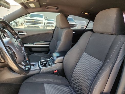 Used 2023 Dodge Charger SXT RWD image 10