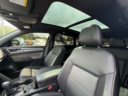 Used 2022 Volkswagen Atlas Cross Sport SE w/ Panoramic Sunroof Package image 21