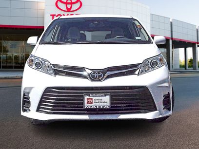 Used 2020 Toyota Sienna LE w/ Carpet Mat Package