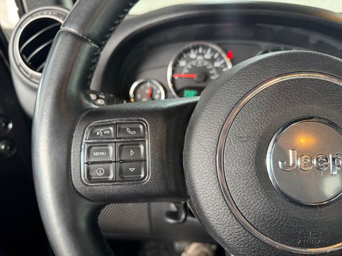 Used 2015 Jeep Wrangler Unlimited Sport w/ Quick Order Package 24S AWD/4WD image 18