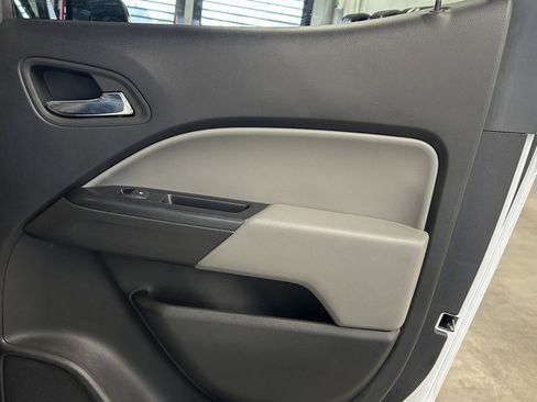 Used 2017 Chevrolet Colorado LT w/ Luxury Package, Chrome image 18