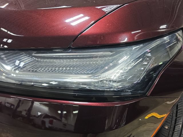 Used 2023 Chevrolet Traverse LT w/ LPO, Floor Liner Package FWD image 33