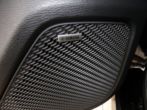 New 2025 Mitsubishi Outlander ES image 17