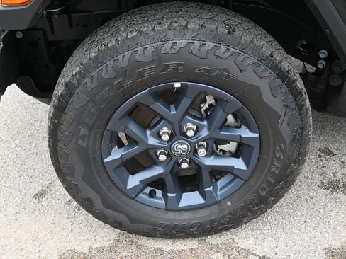 New 2026 Jeep Gladiator Sport AWD/4WD image 6