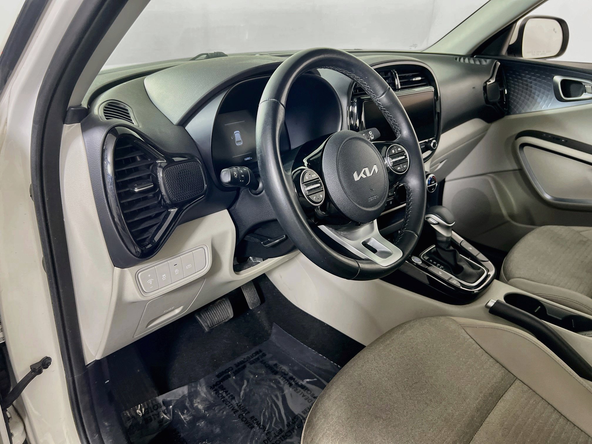 Used 2024 Kia Soul EX FWD image 9