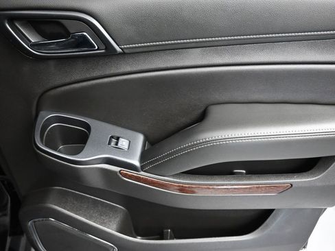 Used 2020 GMC Yukon XL SLT image 42