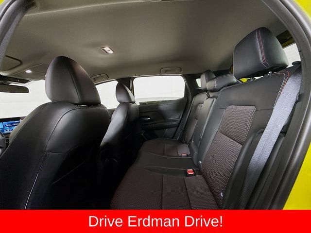 Used 2025 Nissan Kicks SR FWD image 9