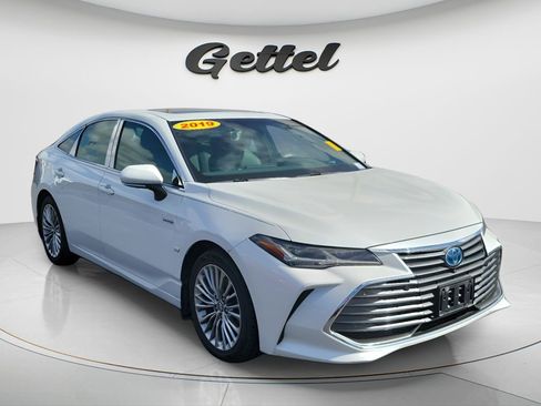 Used 2019 Toyota Avalon Limited w/ Advanced Safety Package image 2